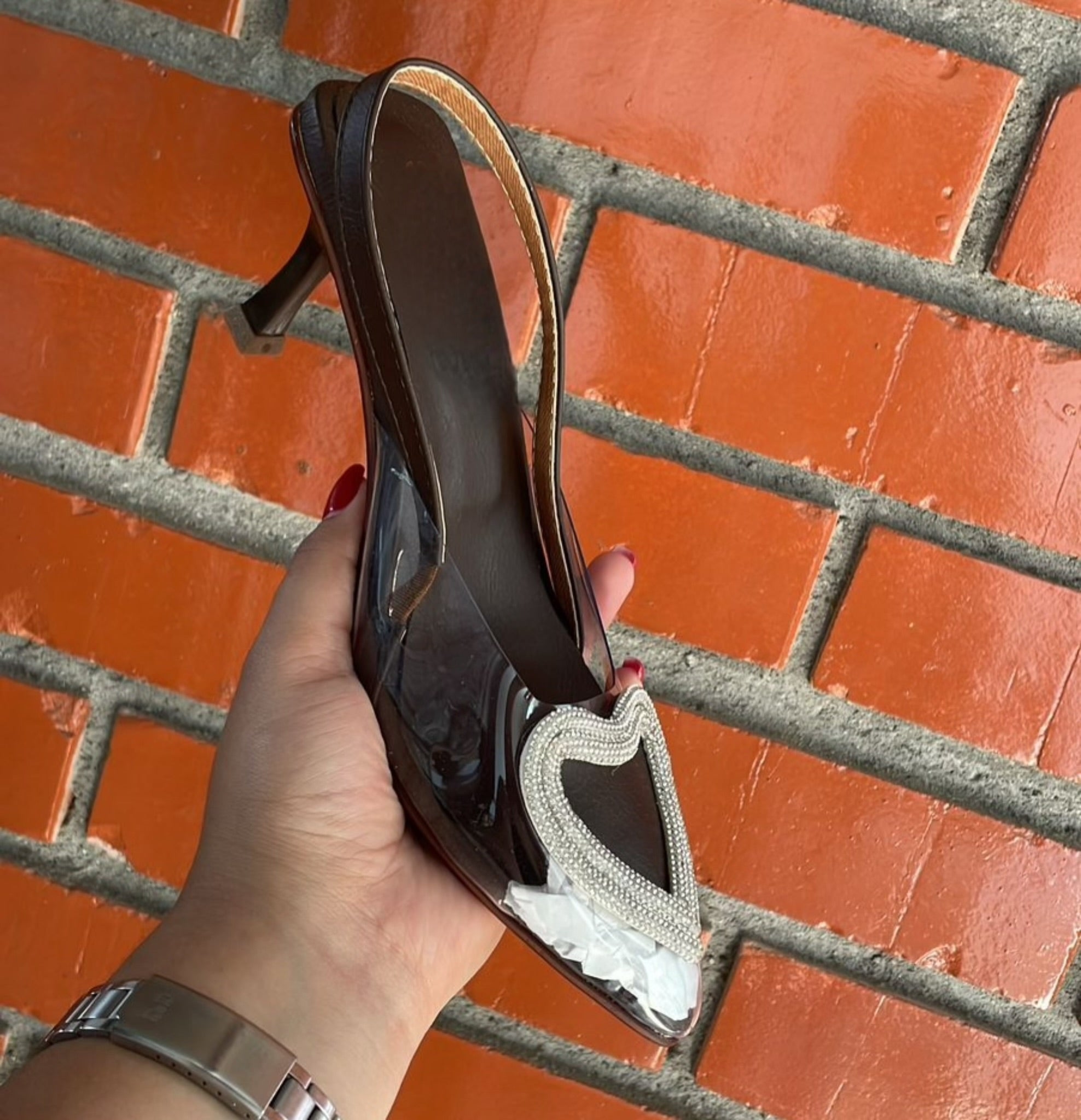 STILETTOS-✨ Stiletto Corazón: Elegancia y Romance en Cada Paso ✨