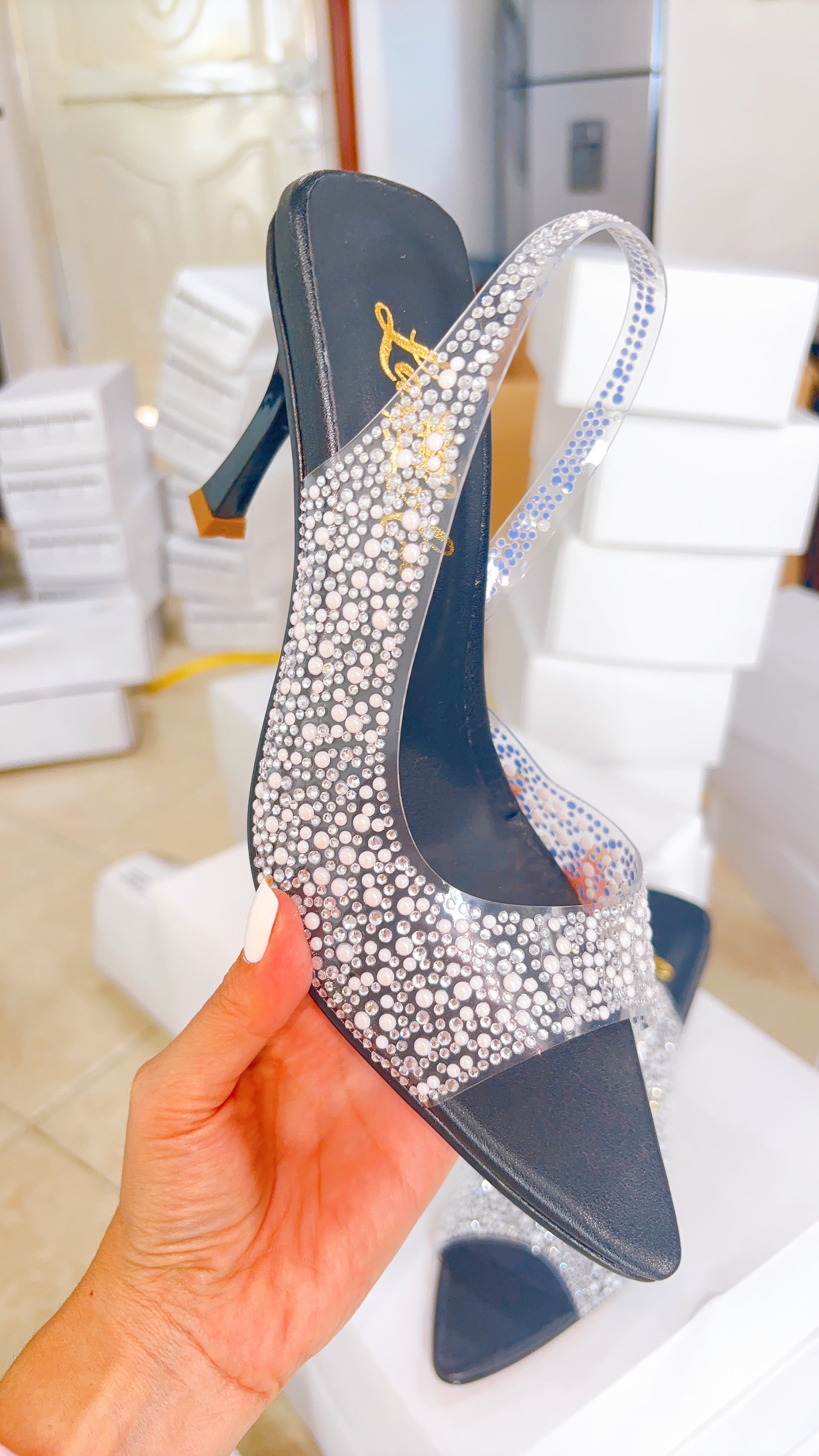 ✨ ANTONELLA: Perlas que Enamoran, Estilo que Cautiva 👠✨