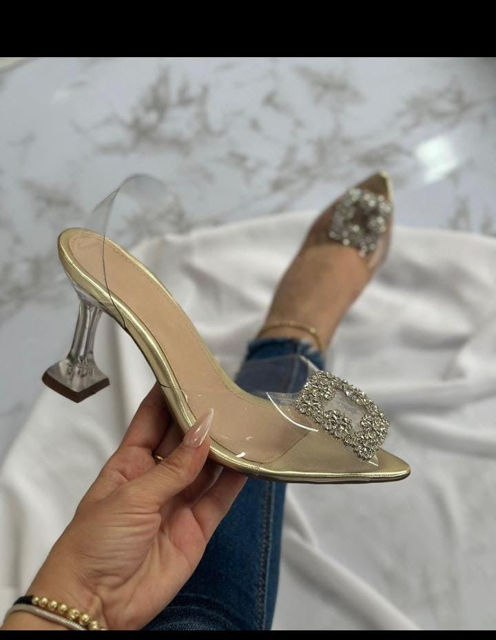 Tacón con Herraje-El Toque de Brillo que Tu Outfit Necesita" 🌟👠