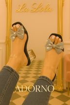 ✨ Adorno: Joya en Tus Pies, Poder en Tu Pasarela 👠✨