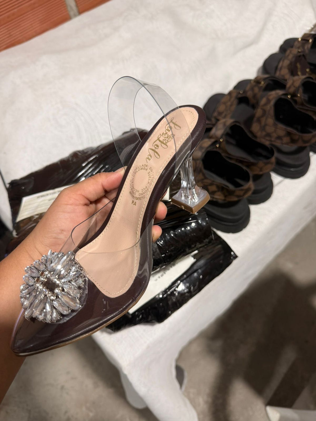 Tacón con Herraje-El Toque de Brillo que Tu Outfit Necesita" 🌟👠