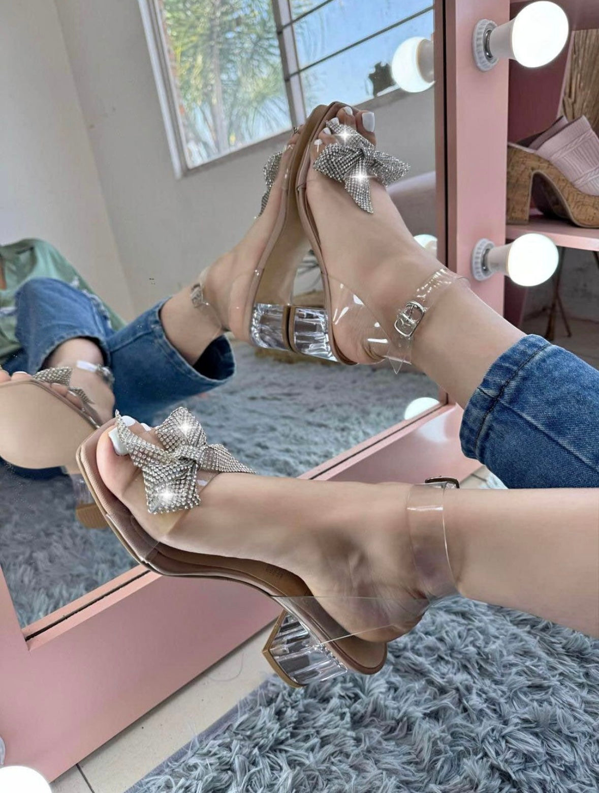 ✨ Adorno: Joya en Tus Pies, Poder en Tu Pasarela 👠✨