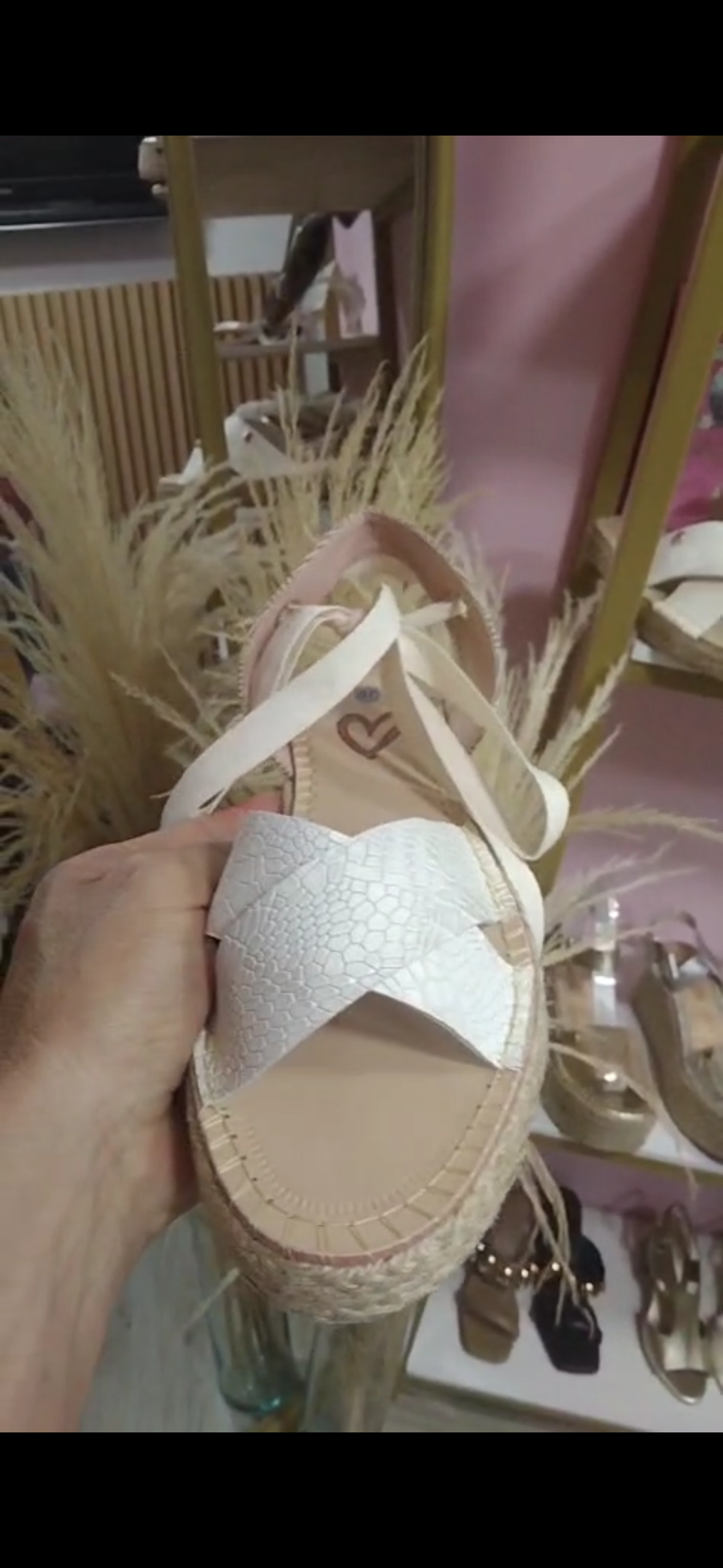 ✨ AMARANTA: Elegancia Natural en Cada Paso 👡✨ EN CUERO