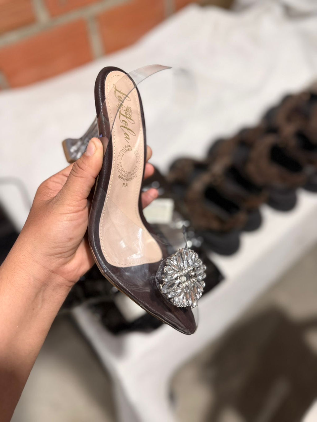 Tacón con Herraje-El Toque de Brillo que Tu Outfit Necesita" 🌟👠
