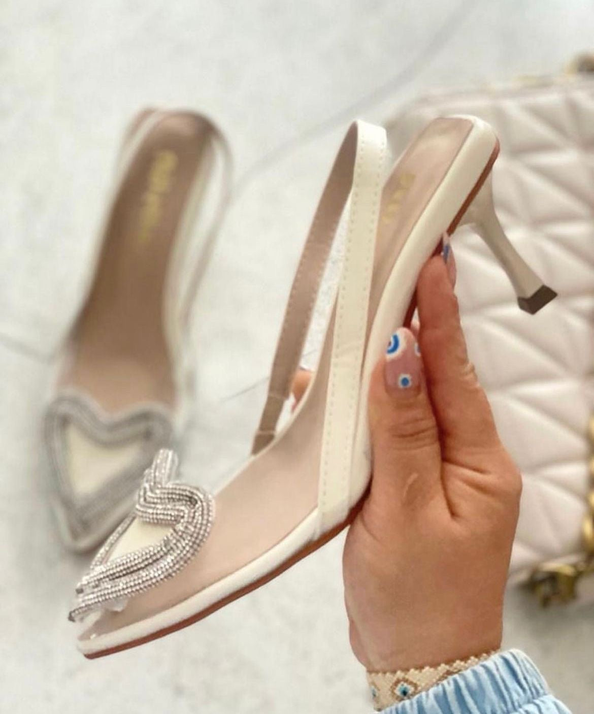 STILETTOS-✨ Stiletto Corazón: Elegancia y Romance en Cada Paso ✨