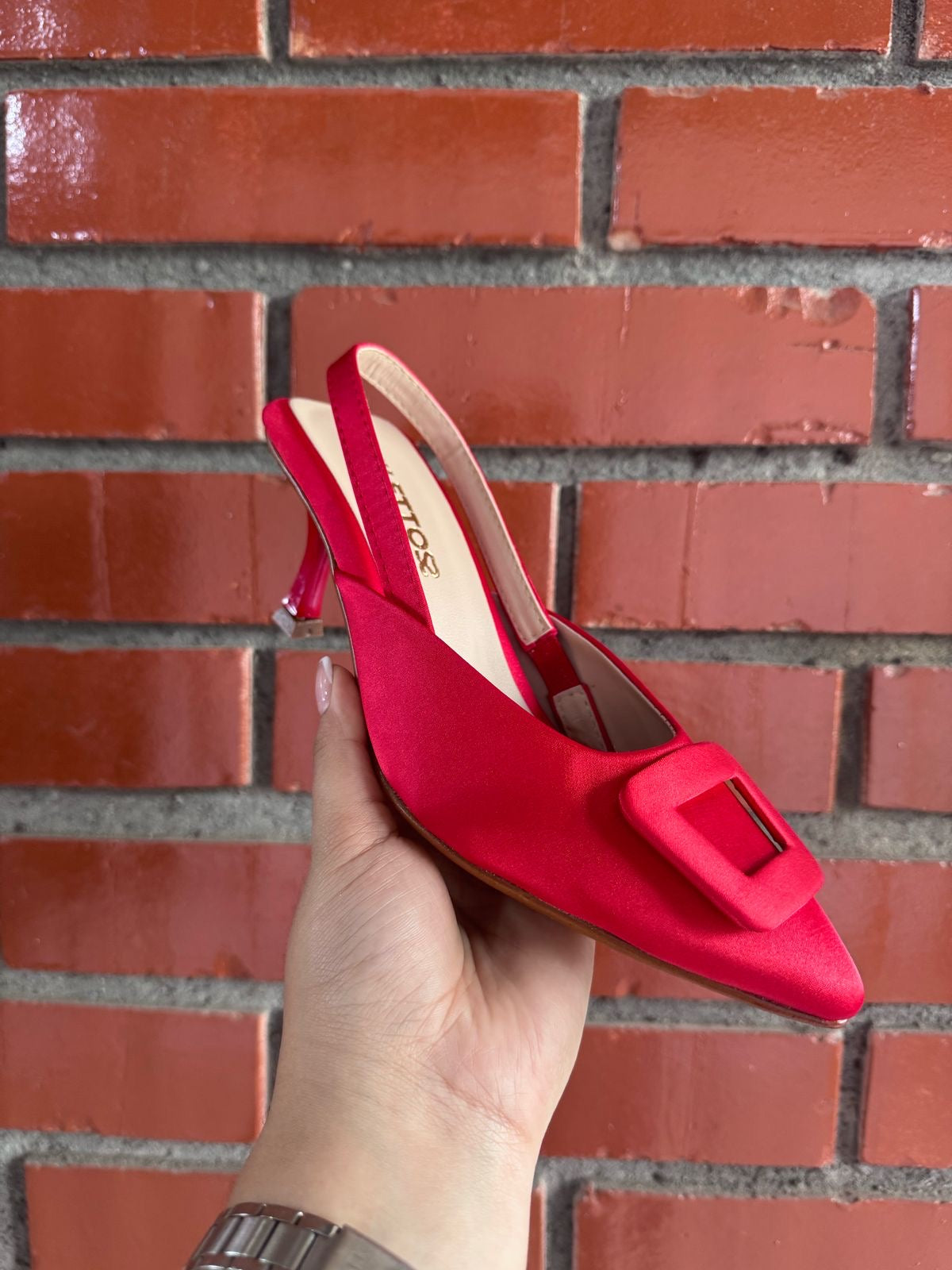 JULIETA ✨: Poder y Elegancia en Cada Paso 👠✨