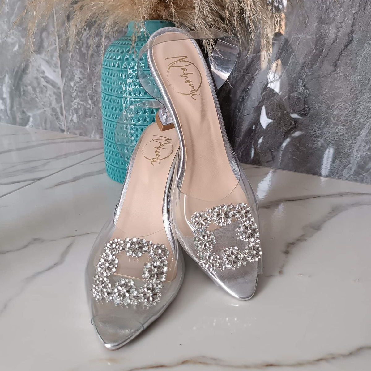 Tacón con Herraje-El Toque de Brillo que Tu Outfit Necesita" 🌟👠