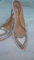 STILETTOS-✨ Stiletto Corazón: Elegancia y Romance en Cada Paso ✨