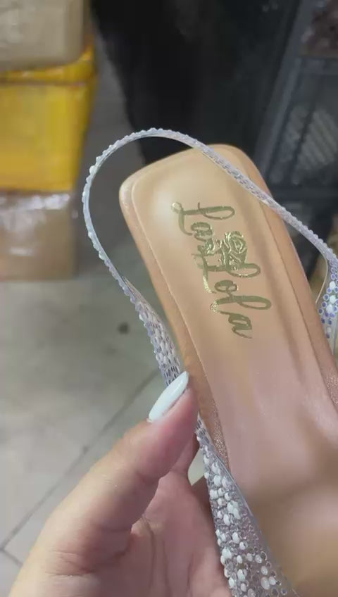 ✨ ANTONELLA: Perlas que Enamoran, Estilo que Cautiva 👠✨